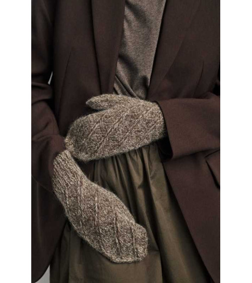 Handcraft - Helga Isager & Helga Jóna Thórunnardottir