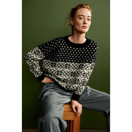 A knitting life 2 – out into the world