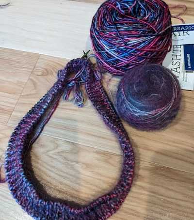 fialové pletenie